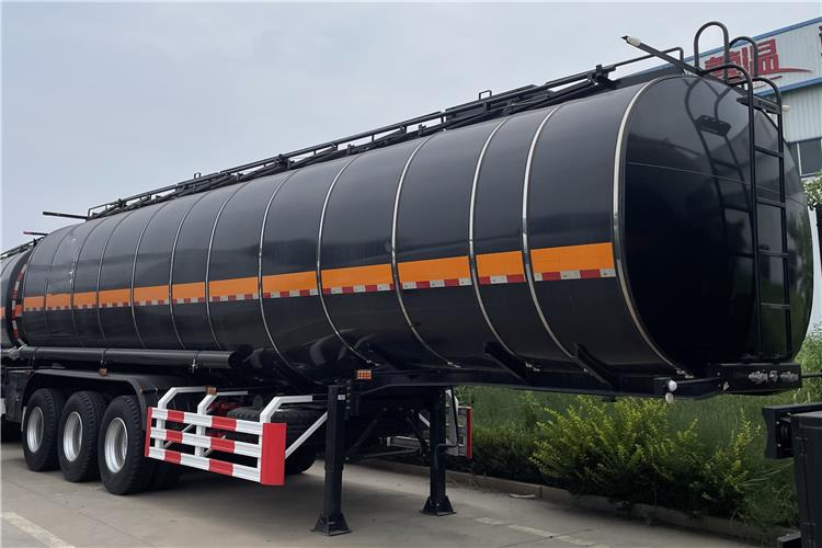 TITAN 3 Axle 38000 Litres Oil Tanker Trailer Price for Sale In Ghana - Poluprikolica cisterna: slika 1 TITAN 3 Axle 38000 Litres Oil Tanker Trailer Price for Sale In Ghana - Poluprikolica cisterna: slika 1