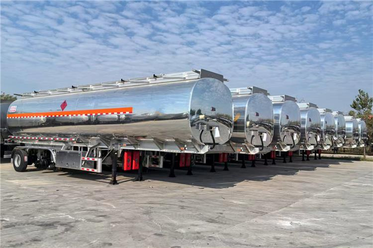 TITAN 3 Axle 45000 L Aluminum Tanker Trailer for Sale In Zimbabwe - Poluprikolica cisterna: slika 1 TITAN 3 Axle 45000 L Aluminum Tanker Trailer for Sale In Zimbabwe - Poluprikolica cisterna: slika 1
