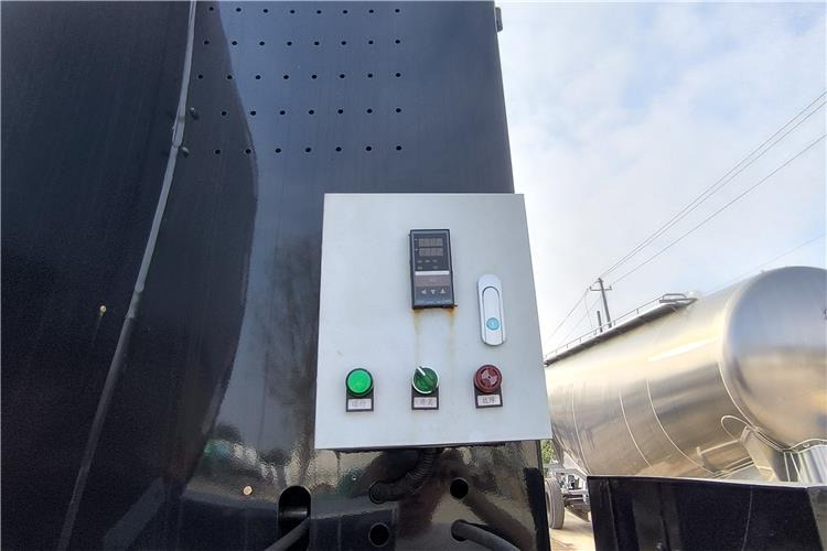TITAN 3 Axle Asphalt Tank Semi Trailer for Sale In Nigeria - Poluprikolica cisterna: slika 3 TITAN 3 Axle Asphalt Tank Semi Trailer for Sale In Nigeria - Poluprikolica cisterna: slika 3
