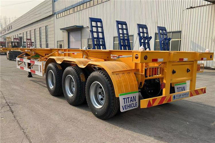 TITAN 3 Axle Container Skeletal Trailer with Air Suspension for Sale In Aruba - Poluprikolica sa golom šasijom: slika 2 TITAN 3 Axle Container Skeletal Trailer with Air Suspension for Sale In Aruba - Poluprikolica sa golom šasijom: slika 2