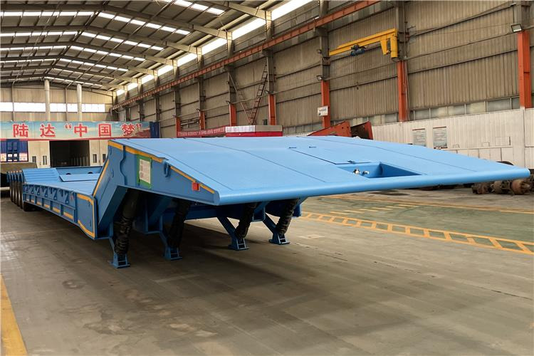 TITAN 4 Axle Folding Gooseneck Trailer for Sale In Zambia - Niska poluprikolica za prevoz: slika 3 TITAN 4 Axle Folding Gooseneck Trailer for Sale In Zambia - Niska poluprikolica za prevoz: slika 3