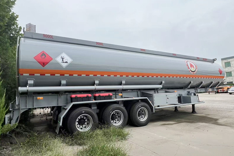 TITAN 45000 Liters Fuel Tanker Trailer for sale in Tanzania - Poluprikolica cisterna: slika 3 TITAN 45000 Liters Fuel Tanker Trailer for sale in Tanzania - Poluprikolica cisterna: slika 3