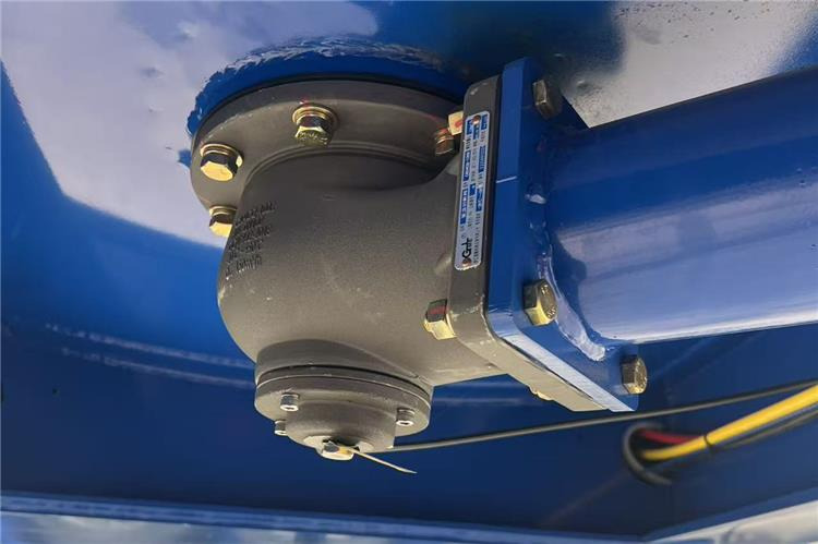 TITAN 45000 Liters Oil Tanker Trailer for Sale In Ghana - Poluprikolica cisterna: slika 4 TITAN 45000 Liters Oil Tanker Trailer for Sale In Ghana - Poluprikolica cisterna: slika 4