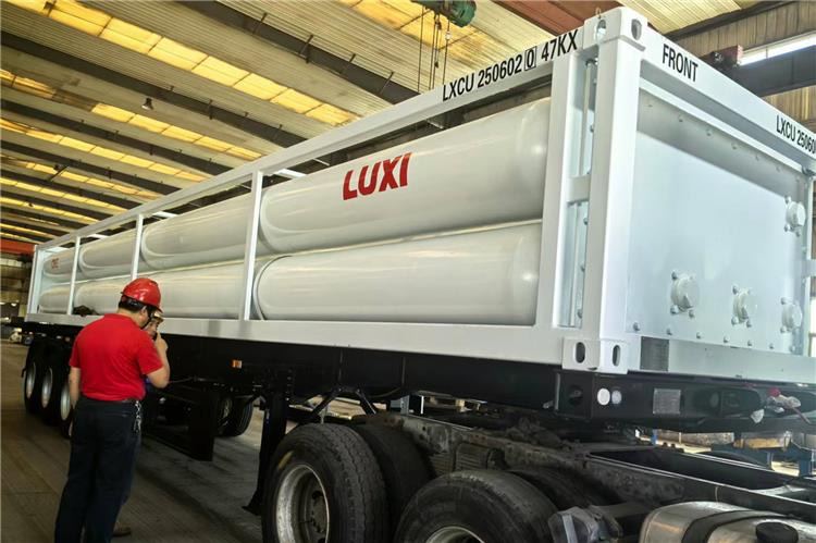 TITAN CNG Tanker Trailer for Sale In Taiwan - Poluprikolica cisterna: slika 3 TITAN CNG Tanker Trailer for Sale In Taiwan - Poluprikolica cisterna: slika 3