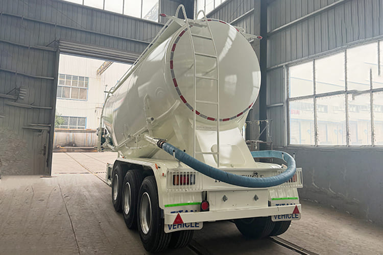 TITAN Dry Bulk Tanker Trailer for Sale in Saudi Arabia - Poluprikolica cisterna: slika 4 TITAN Dry Bulk Tanker Trailer for Sale in Saudi Arabia - Poluprikolica cisterna: slika 4