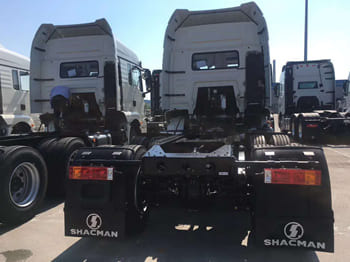 SHACMAN Shacman Tractor Cargo Truck for Sale in Namibia - Tegljač: slika 2 SHACMAN Shacman Tractor Cargo Truck for Sale in Namibia - Tegljač: slika 2