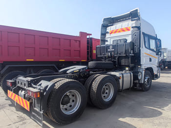 SHACMAN Shacman Trailer Truck for Sale in Sierra Leone - Tegljač: slika 3 SHACMAN Shacman Trailer Truck for Sale in Sierra Leone - Tegljač: slika 3
