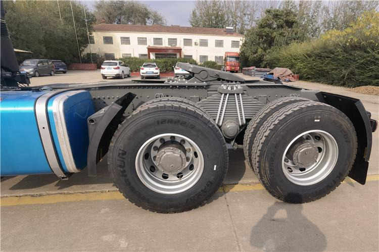 SINOTRUK Used Howo 380HP Truck Tractor for Sale In Senegal - Tegljač: slika 5 SINOTRUK Used Howo 380HP Truck Tractor for Sale In Senegal - Tegljač: slika 5