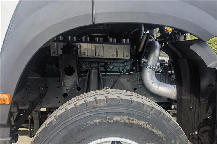 SINOTRUK Used Howo 380HP Truck Tractor for Sale In Senegal - Tegljač: slika 3 SINOTRUK Used Howo 380HP Truck Tractor for Sale In Senegal - Tegljač: slika 3