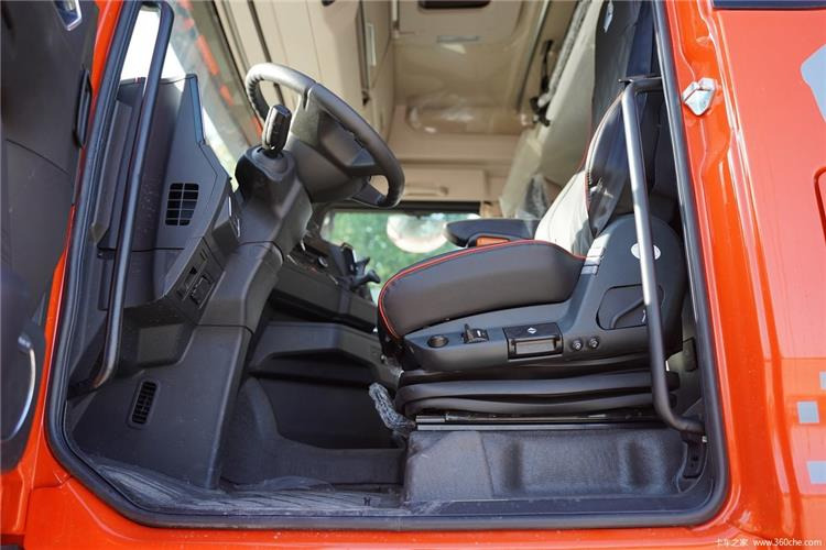 SINOTRUK Used Sitrak G7S Truck Tractor for Sale In Nigeria - Tegljač: slika 4 SINOTRUK Used Sitrak G7S Truck Tractor for Sale In Nigeria - Tegljač: slika 4