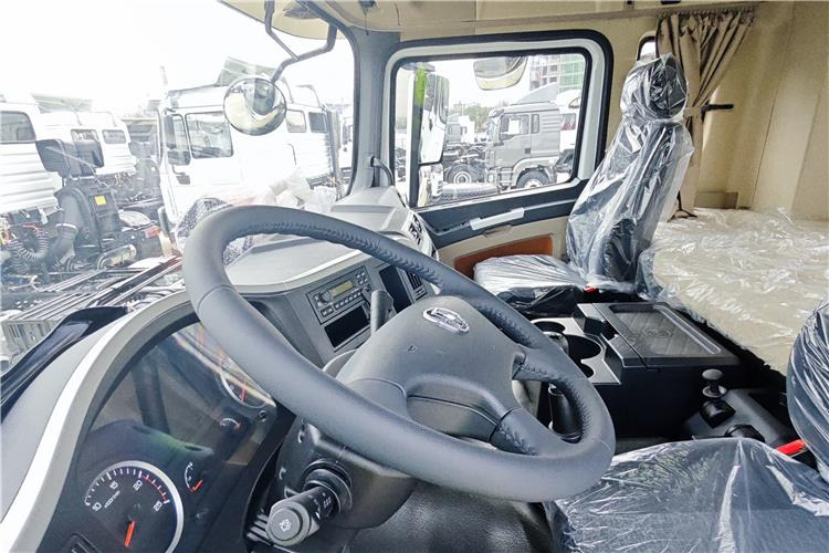 Shacman Shacman X3000 Truck Head 6x4 for Sale In Zambia - Tegljač: slika 5 Shacman Shacman X3000 Truck Head 6x4 for Sale In Zambia - Tegljač: slika 5