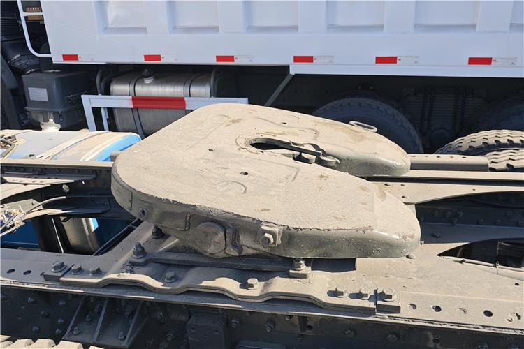 Sinotruk Used Hohan Truck Tractor 10 Wheeler for Sale In Burkina Faso - Tegljač: slika 5 Sinotruk Used Hohan Truck Tractor 10 Wheeler for Sale In Burkina Faso - Tegljač: slika 5