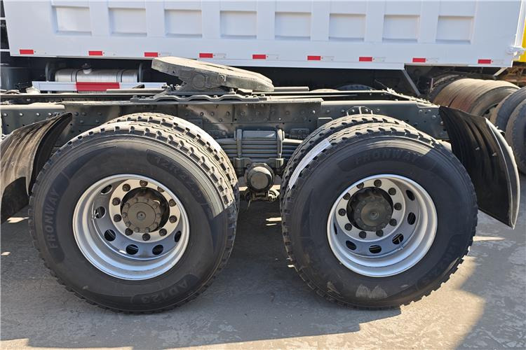 Sinotruk Used Hohan Truck Tractor 10 Wheeler for Sale In Burkina Faso - Tegljač: slika 3 Sinotruk Used Hohan Truck Tractor 10 Wheeler for Sale In Burkina Faso - Tegljač: slika 3