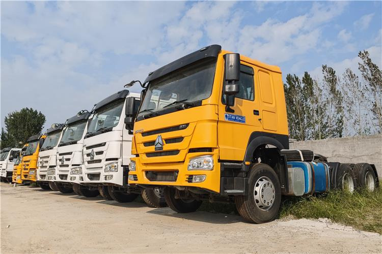 Sinotruk Used Howo Truck 371 hp 6x4 Head for Sale In Ghana Accra - Tegljač: slika 1 Sinotruk Used Howo Truck 371 hp 6x4 Head for Sale In Ghana Accra - Tegljač: slika 1