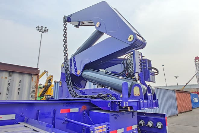 XCMG 40Ft Shipping Container Side Loader for Sale in Argentina - Poluprikolica za prevoz kontejnera/ Poluprikolica sa promenjivim sandukom: slika 5 XCMG 40Ft Shipping Container Side Loader for Sale in Argentina - Poluprikolica za prevoz kontejnera/ Poluprikolica sa promenjivim sandukom: slika 5