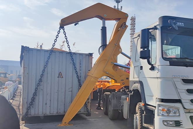 XCMG 40T Container Side Lift Trailer for Sale in Nigeria - Poluprikolica za prevoz kontejnera/ Poluprikolica sa promenjivim sandukom: slika 5 XCMG 40T Container Side Lift Trailer for Sale in Nigeria - Poluprikolica za prevoz kontejnera/ Poluprikolica sa promenjivim sandukom: slika 5