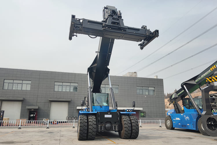 XCMG Reach Stacker Container Handler for sale in Malawi - Dizalica za kontejnere: slika 3 XCMG Reach Stacker Container Handler for sale in Malawi - Dizalica za kontejnere: slika 3