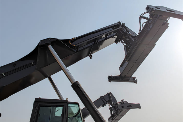XCMG Reach Stacker Price for Sale in Guyana - Dizalica za kontejnere: slika 5 XCMG Reach Stacker Price for Sale in Guyana - Dizalica za kontejnere: slika 5