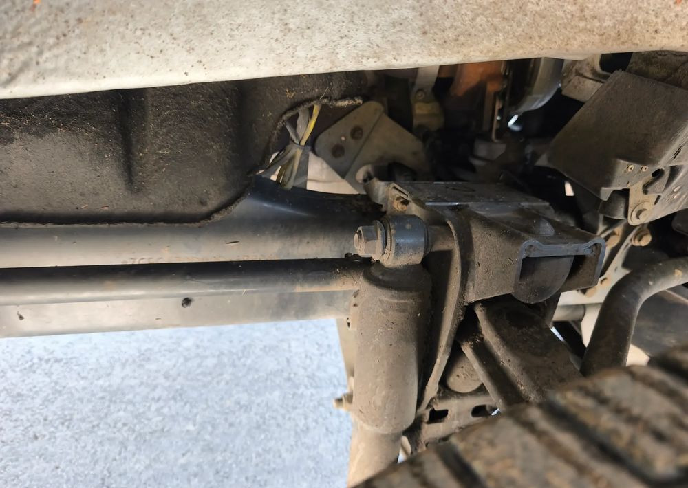 Iveco DAILY 70C18 KONTENER 5,5M obsługa silnika nowy rozrząd - Kamion sa zatvorenim sandukom: slika 4 Iveco DAILY 70C18 KONTENER 5,5M obsługa silnika nowy rozrząd - Kamion sa zatvorenim sandukom: slika 4