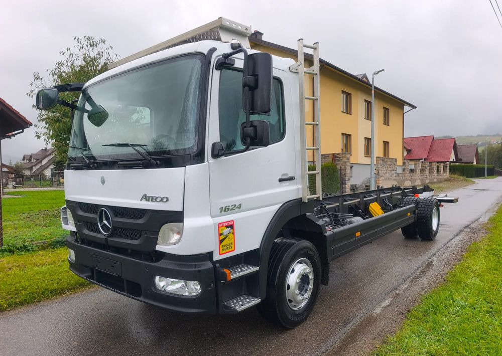 Mercedes-Benz Atego 1624 rama do zabudowy - Kamion sa golom šasijom i zatvorenom kabinom: slika 1 Mercedes-Benz Atego 1624 rama do zabudowy - Kamion sa golom šasijom i zatvorenom kabinom: slika 1