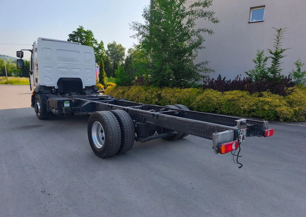 Renault Gama D 16.250 rama do zabudowy poduszka blokada mostu - Kamion sa golom šasijom i zatvorenom kabinom: slika 4 Renault Gama D 16.250 rama do zabudowy poduszka blokada mostu - Kamion sa golom šasijom i zatvorenom kabinom: slika 4