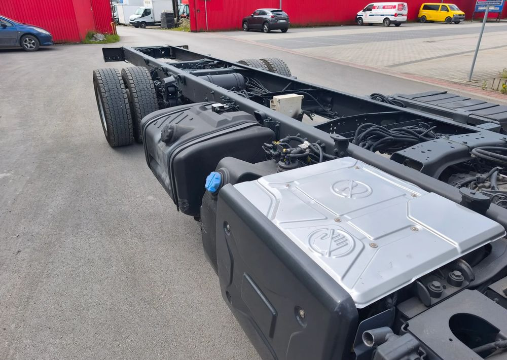 Renault Gama D 16.250  rama do zabudowy poduszka blokada mostu - Kamion sa golom šasijom i zatvorenom kabinom: slika 5 Renault Gama D 16.250  rama do zabudowy poduszka blokada mostu - Kamion sa golom šasijom i zatvorenom kabinom: slika 5