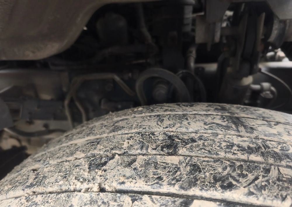 Renault Gama D 18.280 rama do zabudowy poduszka - Kamion sa golom šasijom i zatvorenom kabinom: slika 4 Renault Gama D 18.280 rama do zabudowy poduszka - Kamion sa golom šasijom i zatvorenom kabinom: slika 4