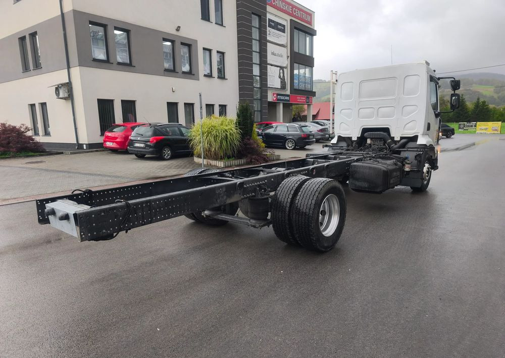 Renault Midlum 220.14 220.16 rama do zabudowy poduszka - Kamion sa golom šasijom i zatvorenom kabinom: slika 3 Renault Midlum 220.14 220.16 rama do zabudowy poduszka - Kamion sa golom šasijom i zatvorenom kabinom: slika 3