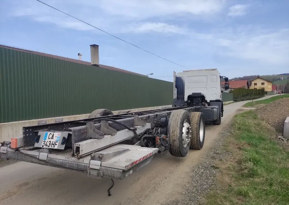Renault Premium 26.380 Dxi  6x2 rama do zabudowy - Kamion sa golom šasijom i zatvorenom kabinom: slika 3 Renault Premium 26.380 Dxi  6x2 rama do zabudowy - Kamion sa golom šasijom i zatvorenom kabinom: slika 3