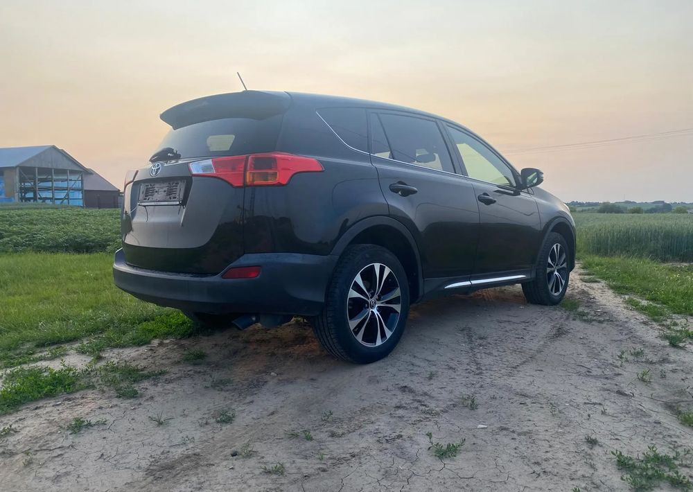 Toyota RAV4 2.0 D-4D 4x4 - SUV: slika 2 Toyota RAV4 2.0 D-4D 4x4 - SUV: slika 2