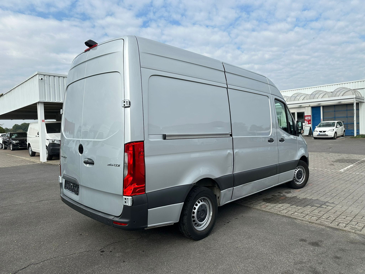 MERCEDES-BENZ Sprinter - Furgon: slika 2 MERCEDES-BENZ Sprinter - Furgon: slika 2