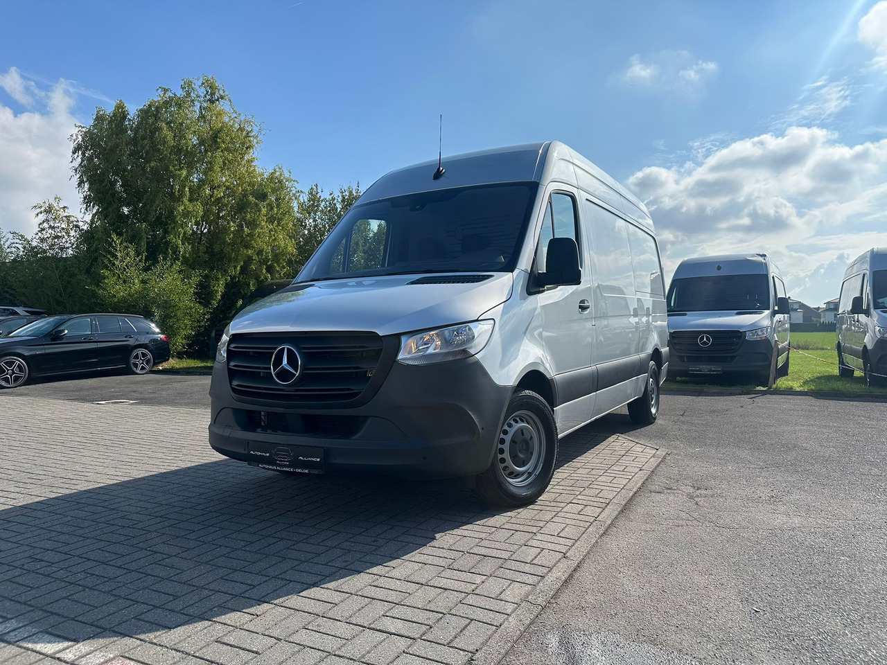 MERCEDES-BENZ Sprinter - Furgon: slika 2 MERCEDES-BENZ Sprinter - Furgon: slika 2