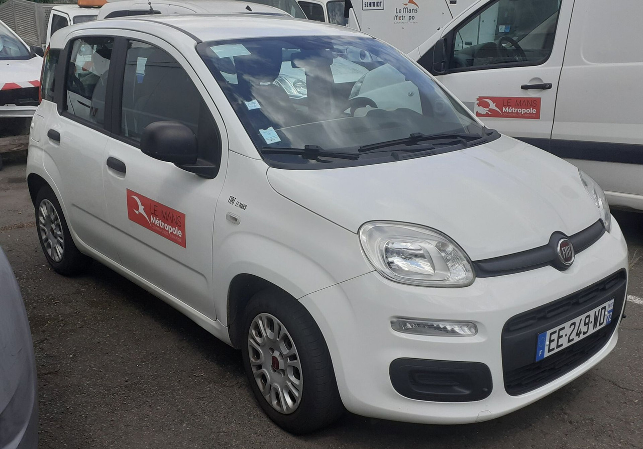 EE-249-72 - FIAT Panda Easy 1.2 - Automobil: slika 1 EE-249-72 - FIAT Panda Easy 1.2 - Automobil: slika 1