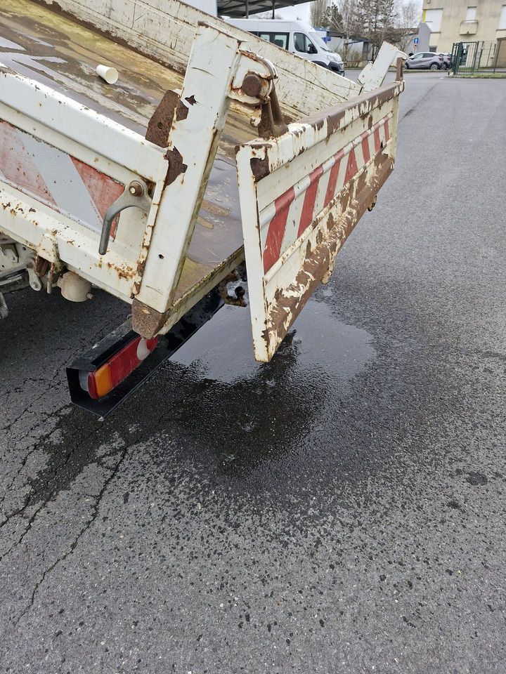 Renault Mascott  3.5T- (Disponible à compter du 24/11/2025) 3 places avec benne basculante hydraulique. BEG. Vendu sans CT. Véhicule roulant. Entretien régulier. Arrêté début 2025 pour souci passage d - Dostavno vozilo kiper: slika 3 Renault Mascott  3.5T- (Disponible à compter du 24/11/2025) 3 places avec benne basculante hydraulique. BEG. Vendu sans CT. Véhicule roulant. Entretien régulier. Arrêté début 2025 pour souci passage d - Dostavno vozilo kiper: slika 3