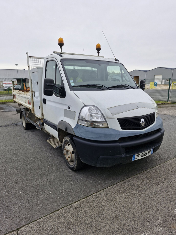Renault Mascott  3.5T- (Disponible à compter du 24/11/2025) 3 places avec benne basculante hydraulique. BEG. Vendu sans CT. Véhicule roulant. Entretien régulier. Arrêté début 2025 pour souci passage d - Dostavno vozilo kiper: slika 1 Renault Mascott  3.5T- (Disponible à compter du 24/11/2025) 3 places avec benne basculante hydraulique. BEG. Vendu sans CT. Véhicule roulant. Entretien régulier. Arrêté début 2025 pour souci passage d - Dostavno vozilo kiper: slika 1