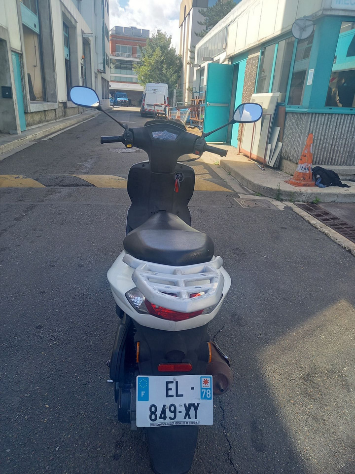 Motocikl SCOOTER PEUGEOT KISBEE 50cc, 2 places, porte bagage, ralenti: slika 6