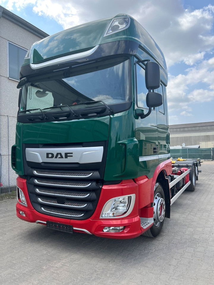 DAF XF 480 FAN SSC BDF C715/745 + Intarder + 2x Tank - Kamion za prevoz kontejnera/ Kamion sa promenjivim sandukom: slika 1 DAF XF 480 FAN SSC BDF C715/745 + Intarder + 2x Tank - Kamion za prevoz kontejnera/ Kamion sa promenjivim sandukom: slika 1