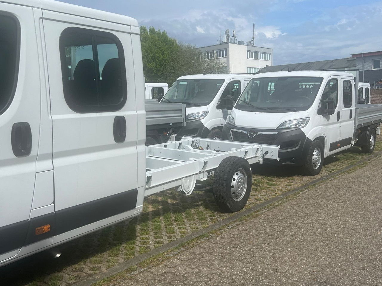 Opel Movano DoKa Kipper-Pritsche- L3H2 3,5t Edition - Dostavno vozilo kiper: slika 2 Opel Movano DoKa Kipper-Pritsche- L3H2 3,5t Edition - Dostavno vozilo kiper: slika 2
