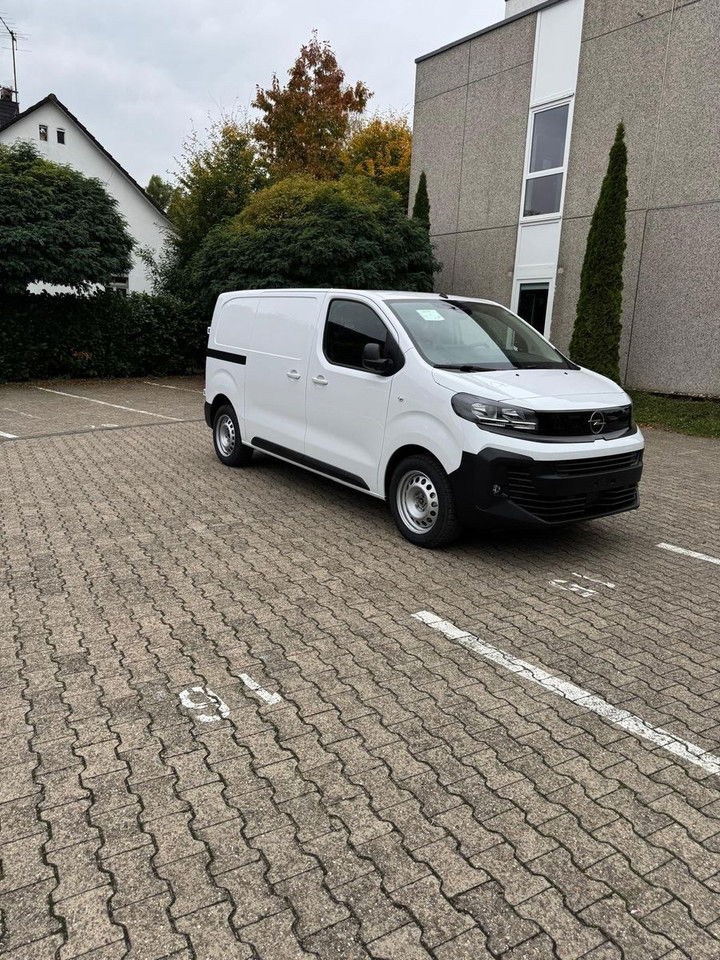 Opel Vivaro L2H1 120 PS - Furgon: slika 2 Opel Vivaro L2H1 120 PS - Furgon: slika 2
