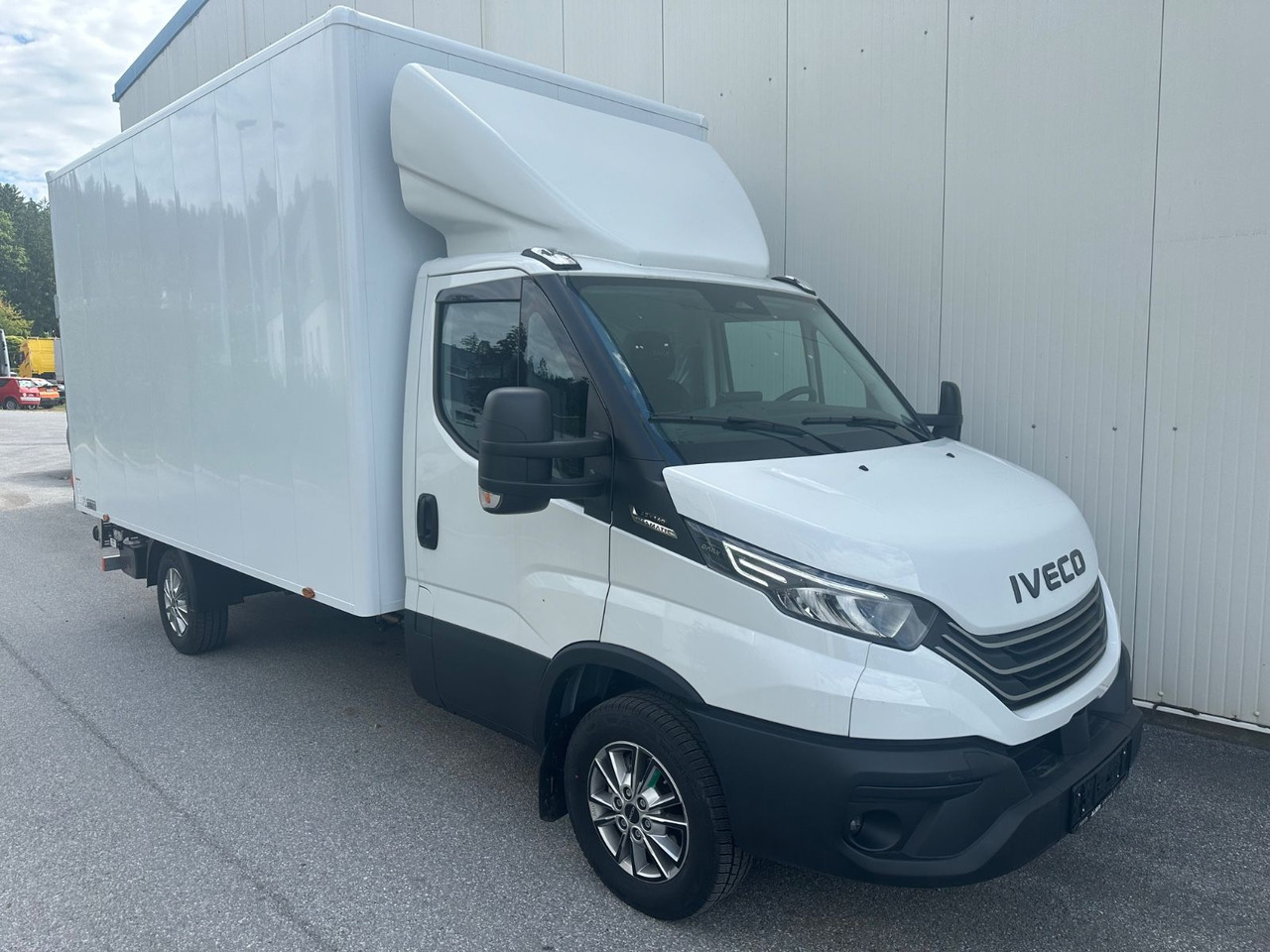 Iveco Daily 35S14 8g HiMatic LBW Mod 2025 - Dostavno vozilo sa zatvorenim sandukom: slika 2 Iveco Daily 35S14 8g HiMatic LBW Mod 2025 - Dostavno vozilo sa zatvorenim sandukom: slika 2