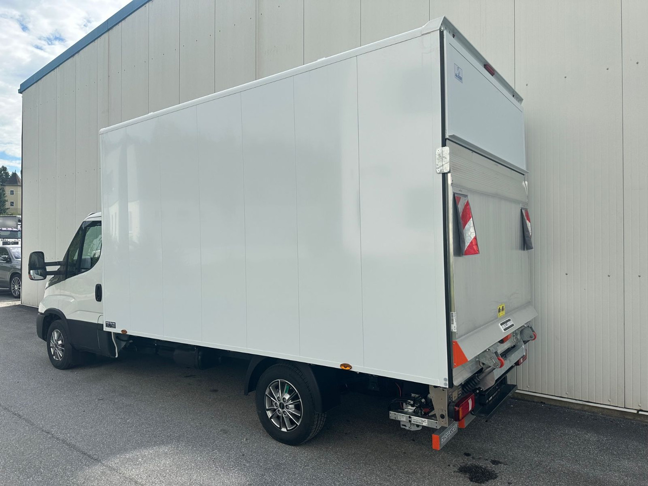 Iveco Daily 35S14 8g HiMatic LBW Mod 2025 - Dostavno vozilo sa zatvorenim sandukom: slika 3 Iveco Daily 35S14 8g HiMatic LBW Mod 2025 - Dostavno vozilo sa zatvorenim sandukom: slika 3
