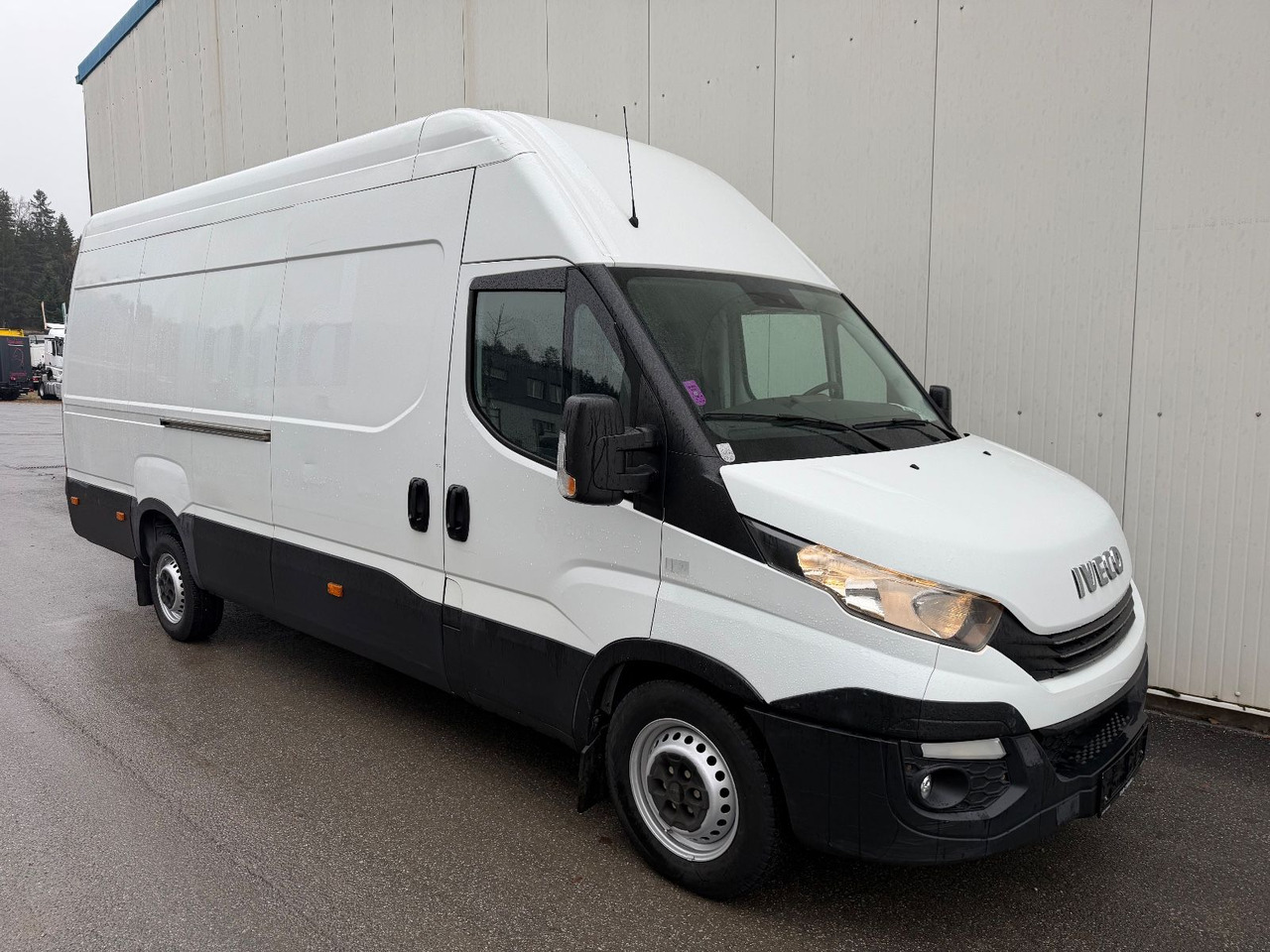 Iveco Daily 35S14 HiMatic L4H3 Maxi Iveco Daily 35S14 HiMatic L4H3 Maxi - Furgon: slika 2 Iveco Daily 35S14 HiMatic L4H3 Maxi Iveco Daily 35S14 HiMatic L4H3 Maxi - Furgon: slika 2