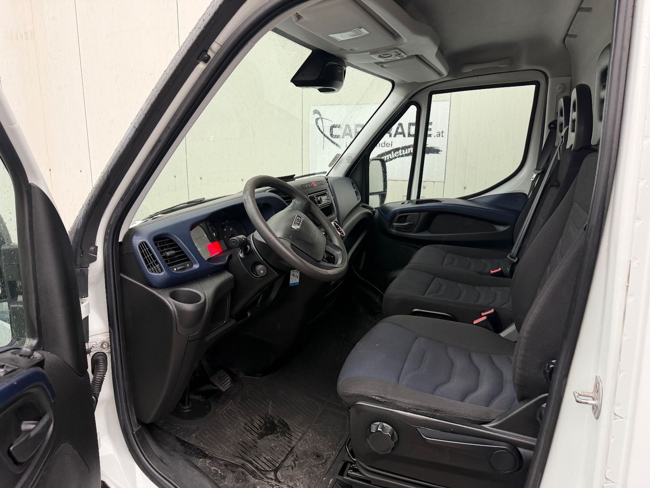 Iveco Daily 35S14 HiMatic L4H3 Maxi Iveco Daily 35S14 HiMatic L4H3 Maxi - Furgon: slika 5 Iveco Daily 35S14 HiMatic L4H3 Maxi Iveco Daily 35S14 HiMatic L4H3 Maxi - Furgon: slika 5