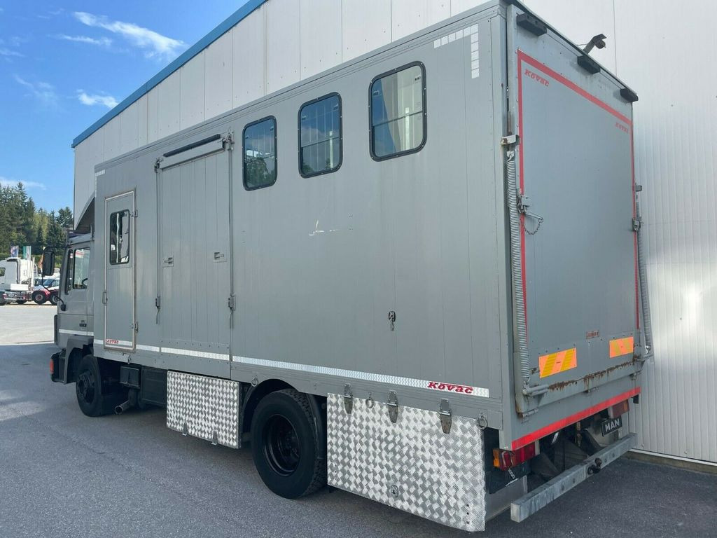MAN 12.192 Pferdetransporter MAN 12.192 Pferdetransporter - Kamion za prevoz konja: slika 4 MAN 12.192 Pferdetransporter MAN 12.192 Pferdetransporter - Kamion za prevoz konja: slika 4