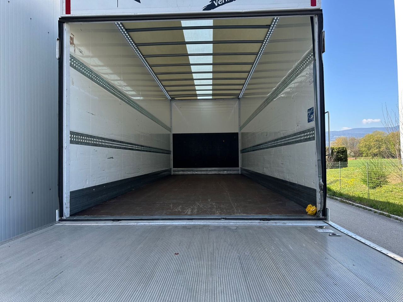 Mercedes-Benz Actros 1833 Koffer/LBW - Kamion sa zatvorenim sandukom: slika 5 Mercedes-Benz Actros 1833 Koffer/LBW - Kamion sa zatvorenim sandukom: slika 5
