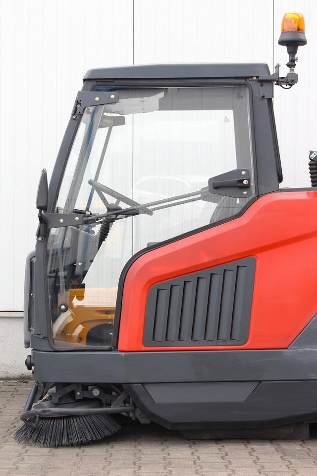 Hako Sweepmaster D1500RH Diesel UVV✅ - Industrijska mašina za metenje: slika 5 Hako Sweepmaster D1500RH Diesel UVV✅ - Industrijska mašina za metenje: slika 5