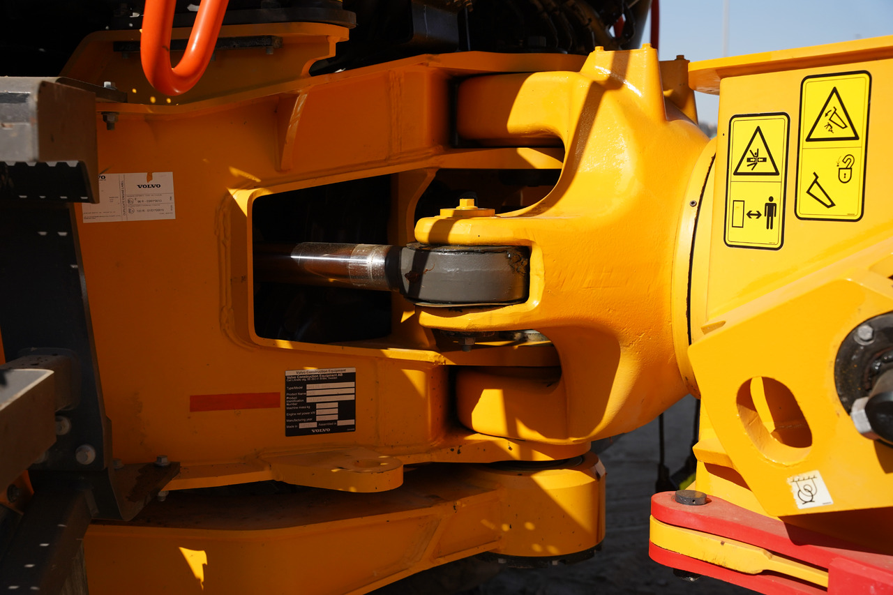 Zglobni kiper Volvo A40G: slika 18