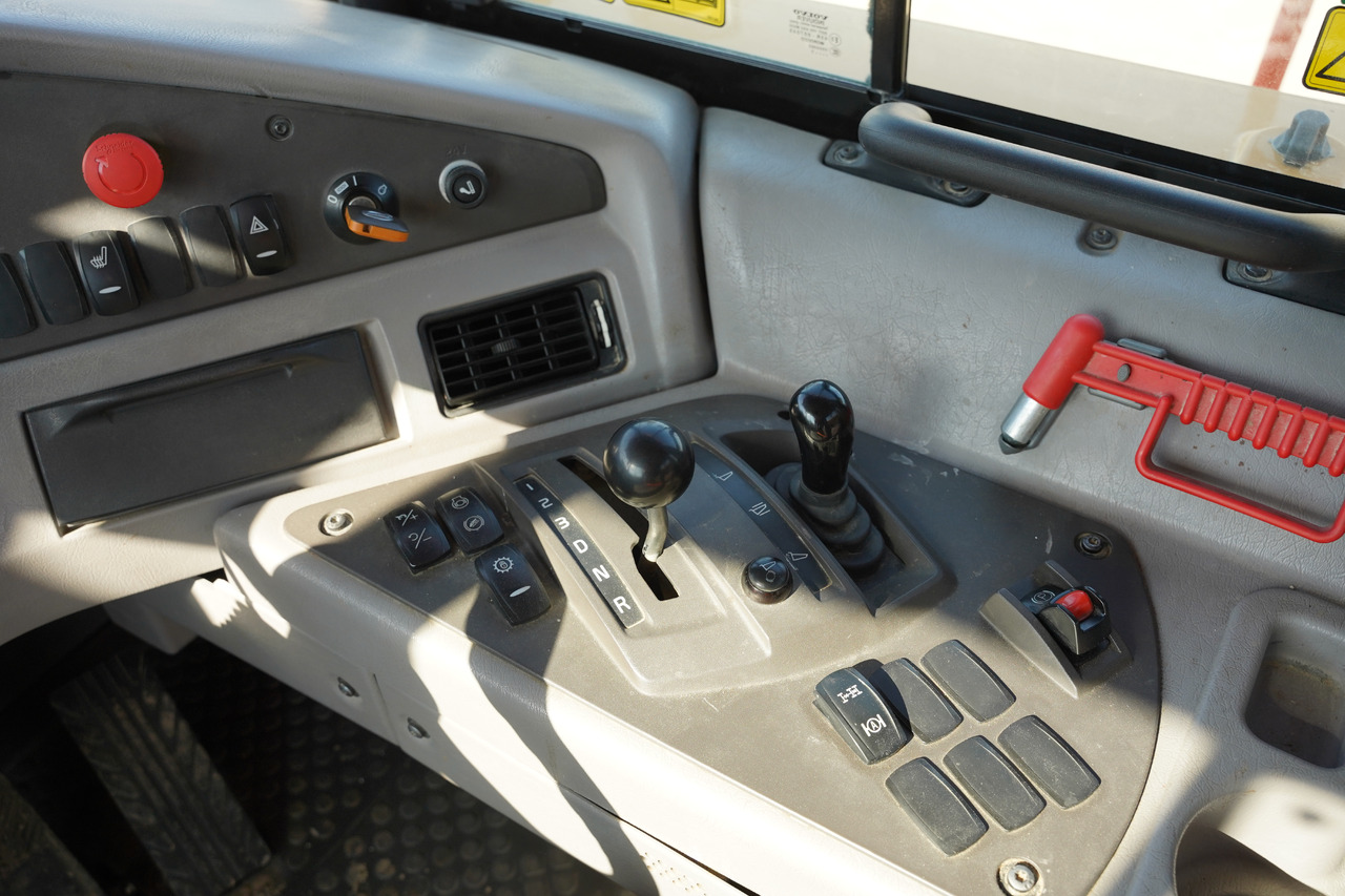 Zglobni kiper Volvo A40G: slika 11