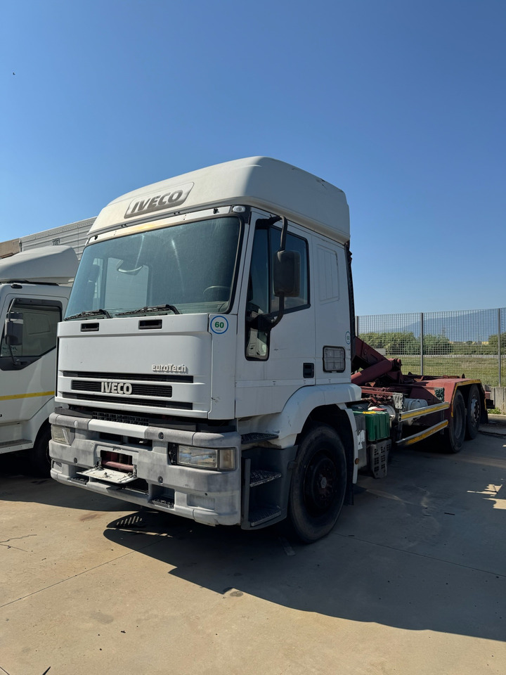 IVECO MAGIRUS 240E42 Gancio Scarrabile - Kamion sa hidrauličnom kukom: slika 3 IVECO MAGIRUS 240E42 Gancio Scarrabile - Kamion sa hidrauličnom kukom: slika 3
