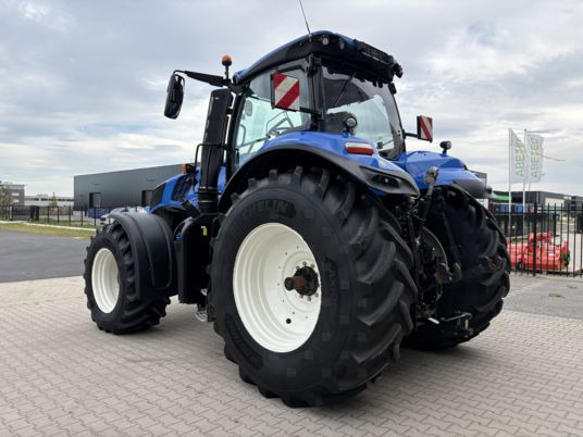 NEW HOLLAND New Holland T8.350 PLMi Genesis - Traktor: slika 5 NEW HOLLAND New Holland T8.350 PLMi Genesis - Traktor: slika 5